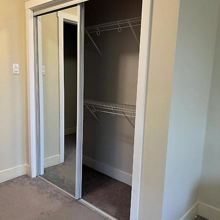 Spacious And Bright Large Suite With Separate Bathroom Richmond Eksteriør billede