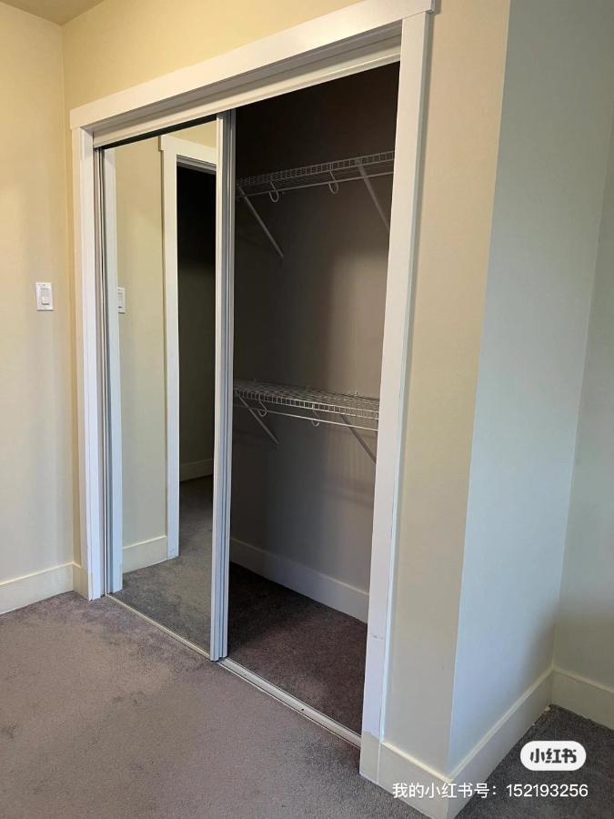 Spacious And Bright Large Suite With Separate Bathroom Richmond Eksteriør billede